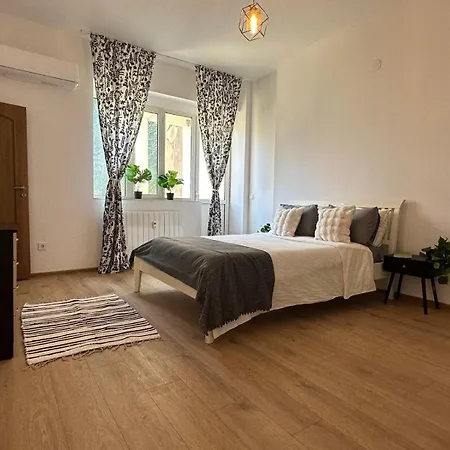 Daire Spacious 1br In Sofia, Next To Sofya
