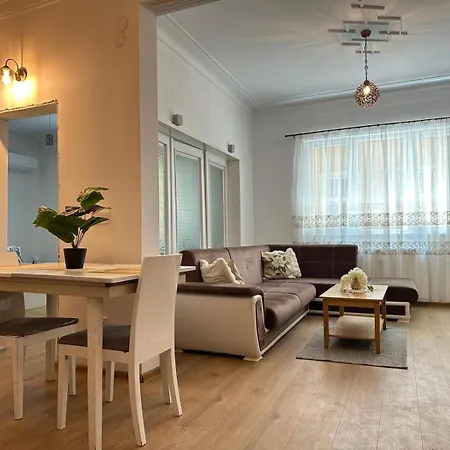 Spacious 1br In Sofia, Next To Appartamento Sofia